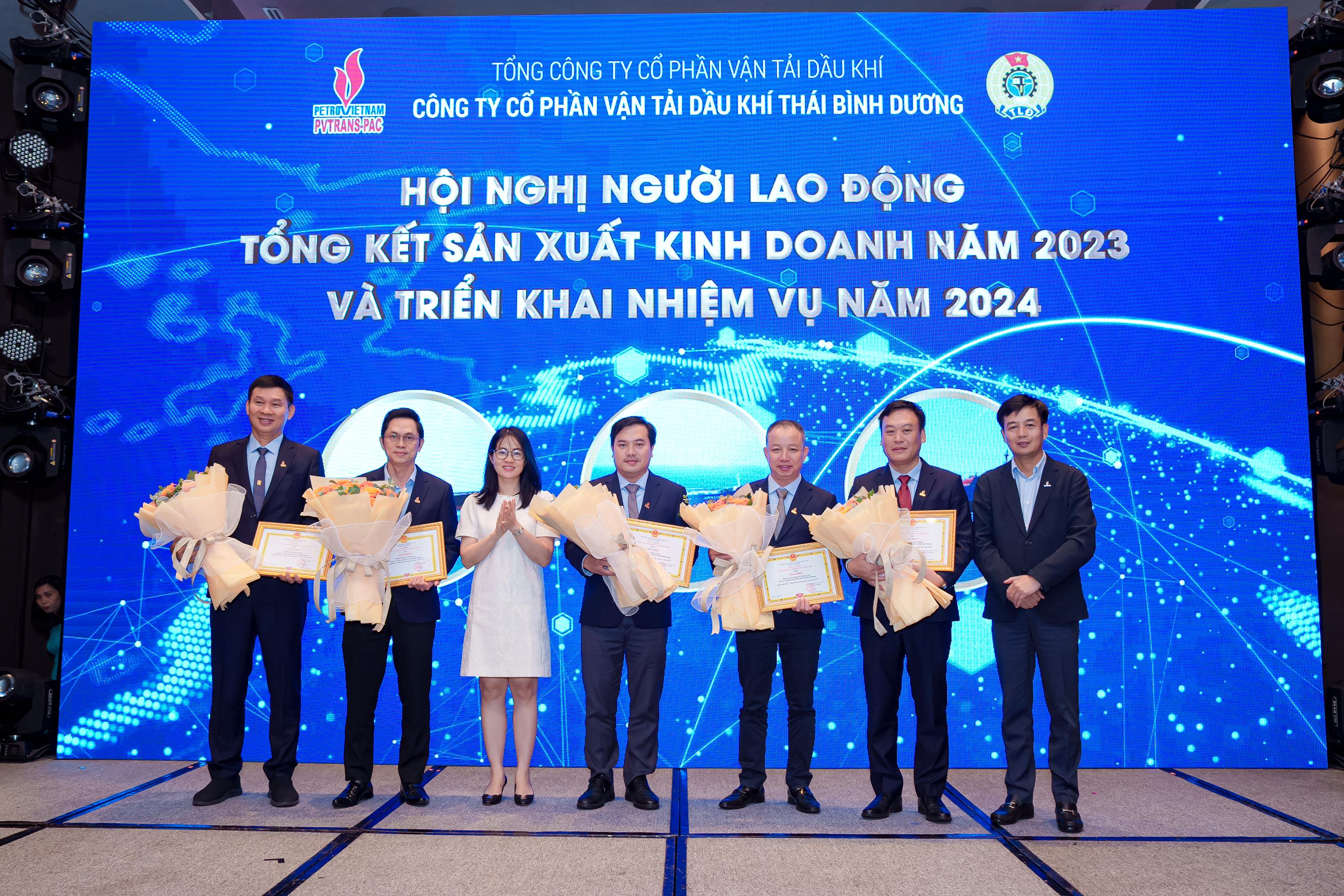 HUY-260.jpg